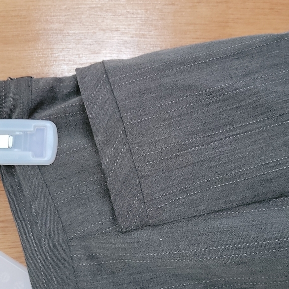 Hillard and Hanson Size 12 Pleated Skirt - Picture 4 of 10